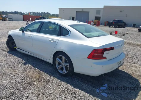 2018 Volvo S90 T5 Momentum z USA, uszkodzony, nr VIN LVY982MK2JP021425